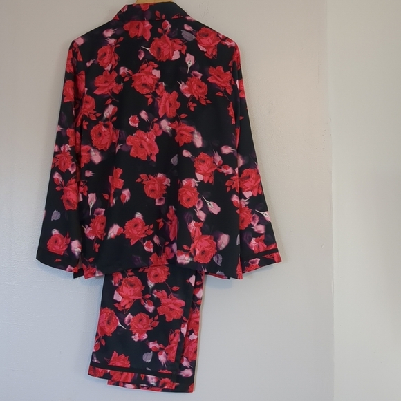 Victoria Secret Pajamas Women's Medium 2 Piece Comfy Feminine Floral - Picture 2 of 11